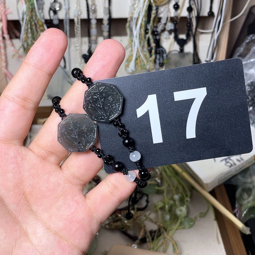 蛇纹石玉颈饰合金