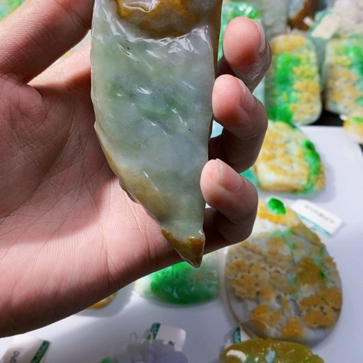 未镶嵌定制翡翠天**心翡翠