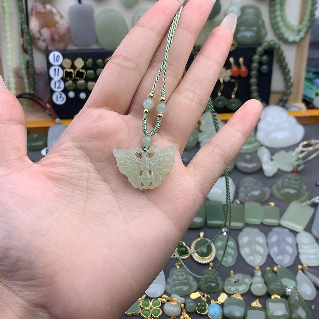 和田玉未镶嵌颈饰