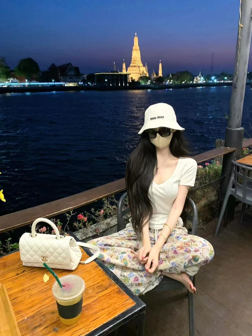 设计感时尚气质短款白色T恤上衣女2025春季新款高腰宽松休闲裤子