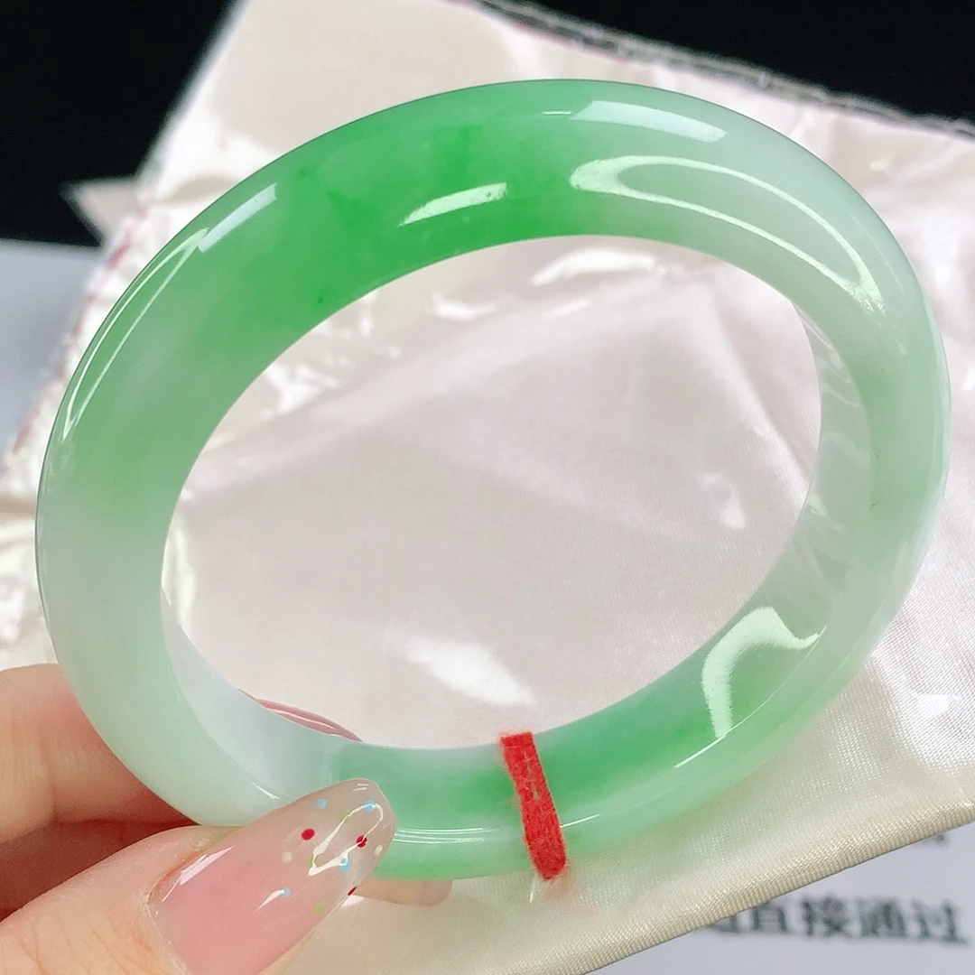 翡翠手镯未镶嵌5626