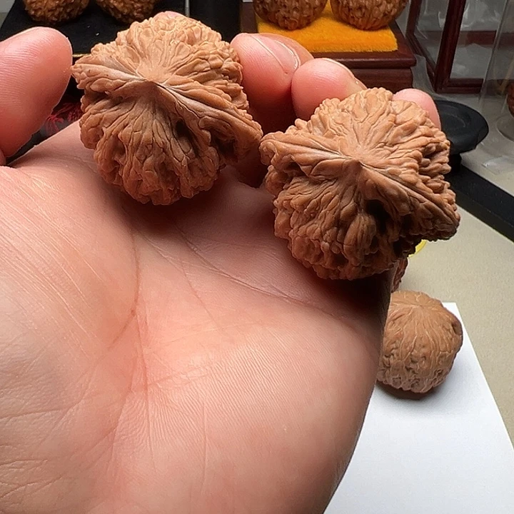 1***米文玩核桃吊坠虎头