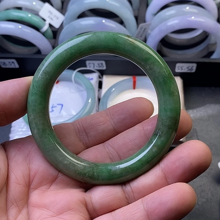 翡翠未镶嵌手镯4、圆