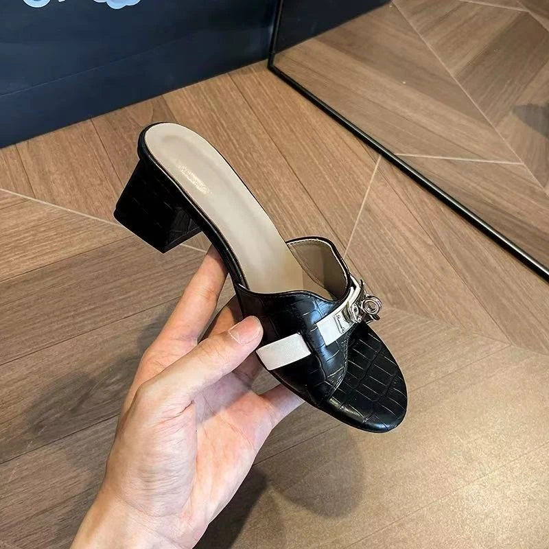 一只雪雪【韩女zui爱】新款气质金属扣设计韩版夏款凉鞋平底高跟鞋