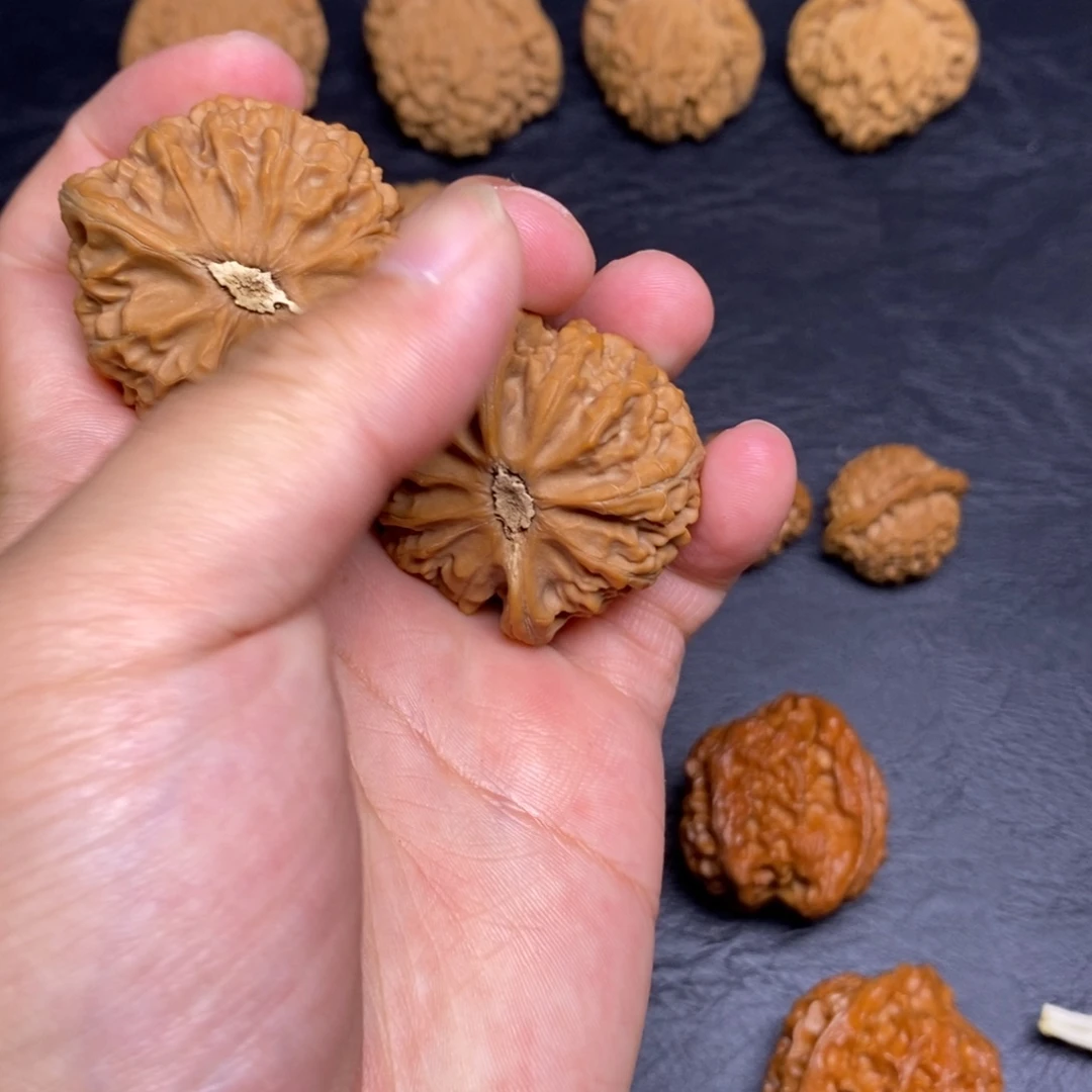 D***T文玩核桃吊坠宫灯