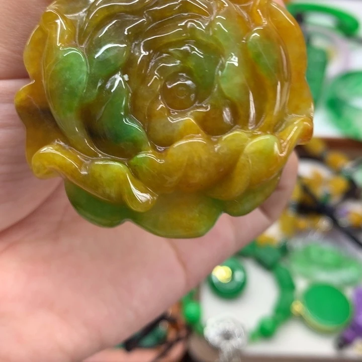 颈饰未镶嵌翡翠吊坠