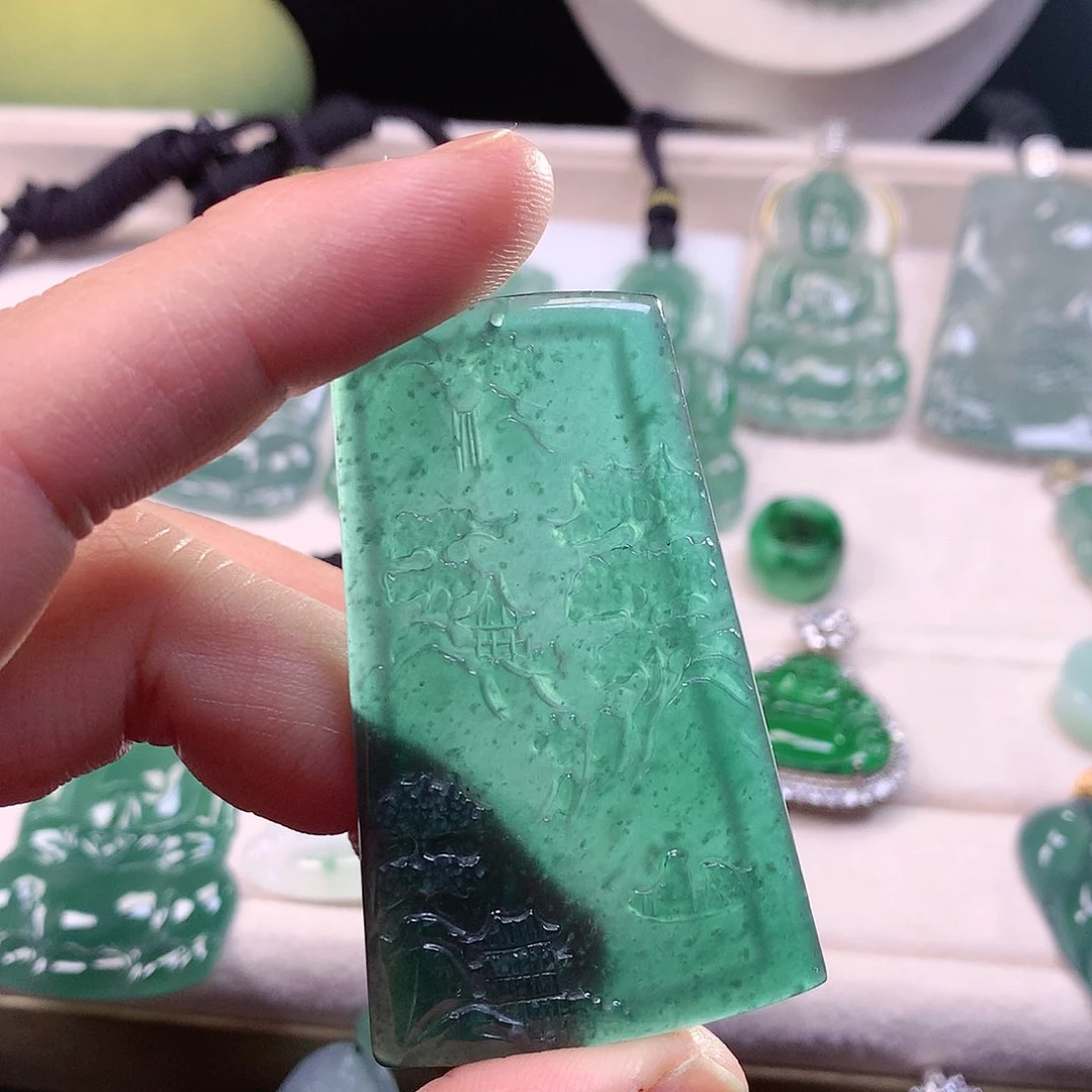 翡翠颈饰未镶嵌翡翠