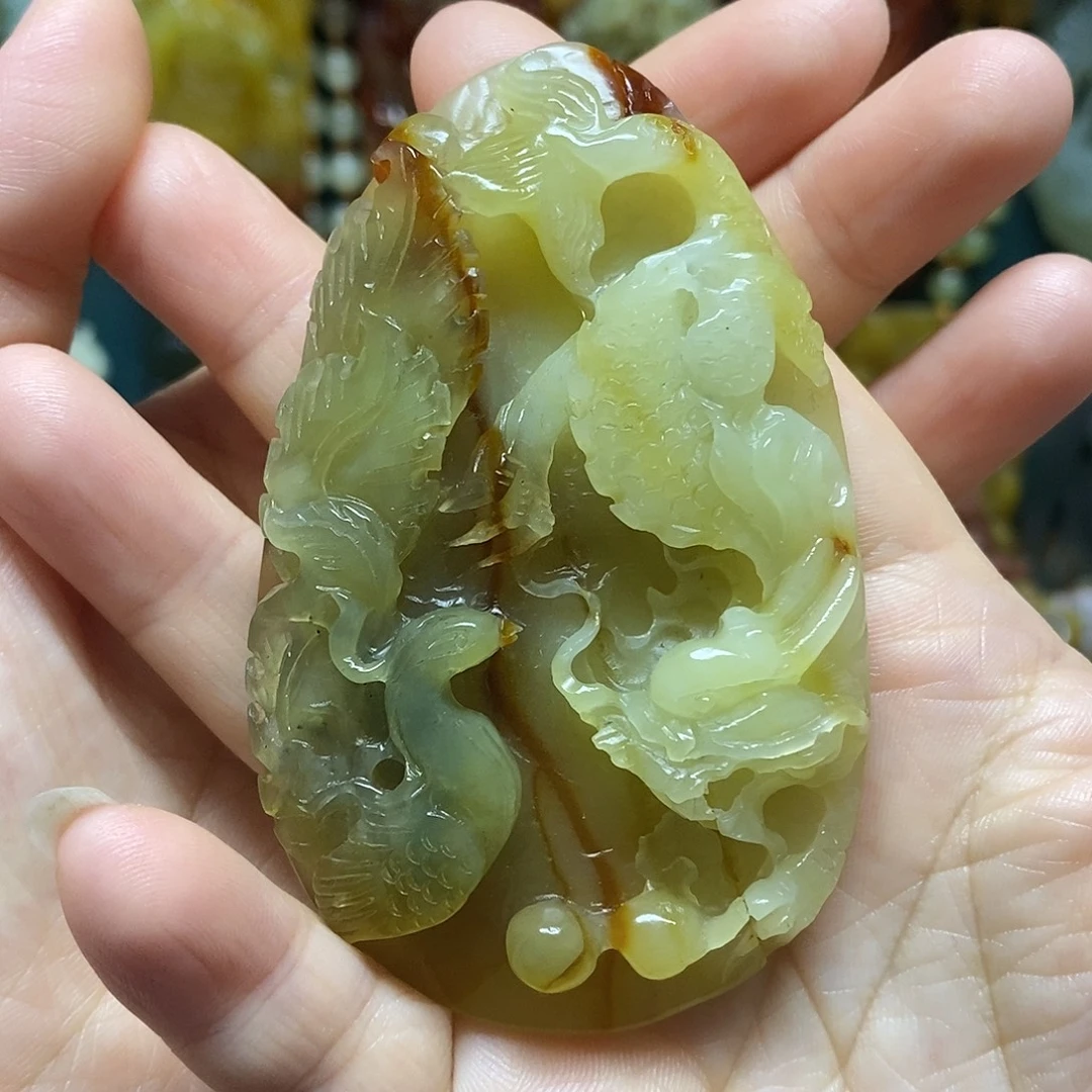 岫玉未镶嵌吊坠(赠链)