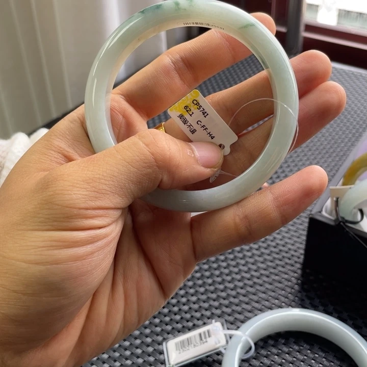 颈饰未镶嵌翡翠翡翠手镯