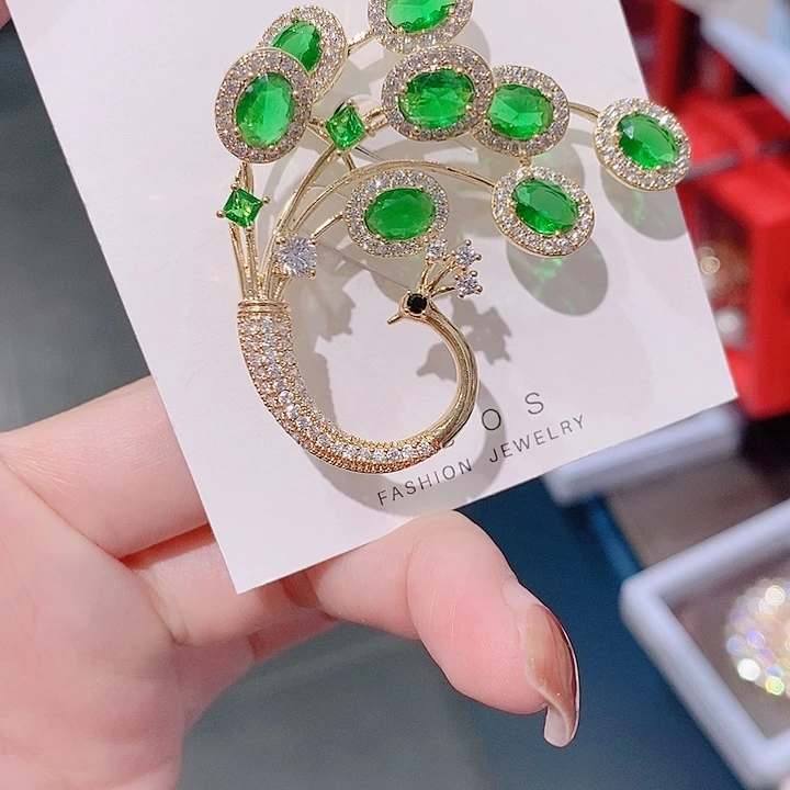 锆石铜合金绿色孔雀胸针