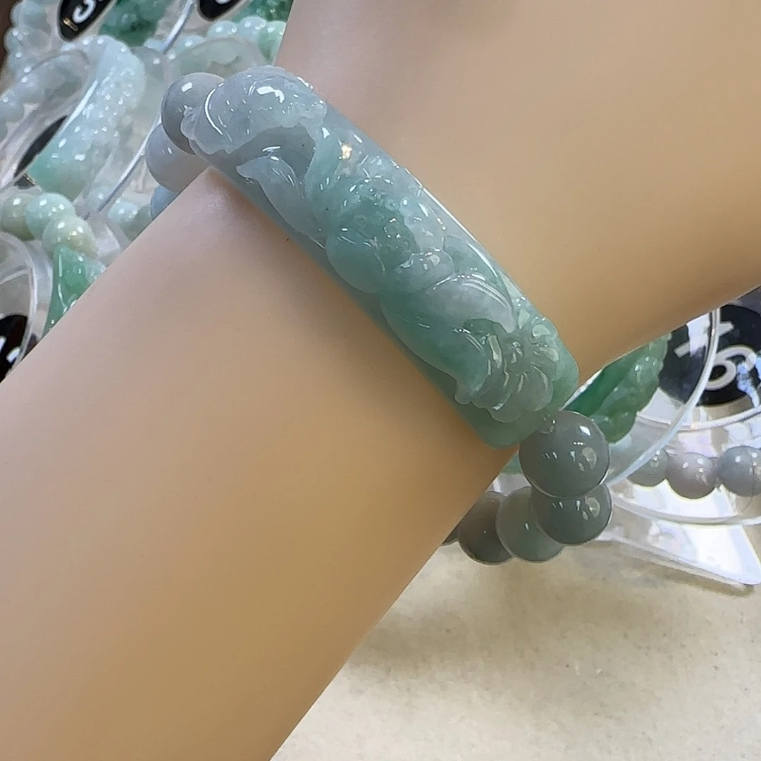 翡翠未镶嵌颈饰手牌5056