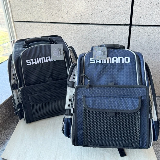 准新品  新款 硬体大容量钓鱼渔具垂钓包户外防水双肩路亚包