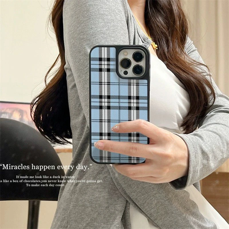 韩系黑蓝格子适用苹果16手机壳15promax黑框13高级12玻璃壳14潮11