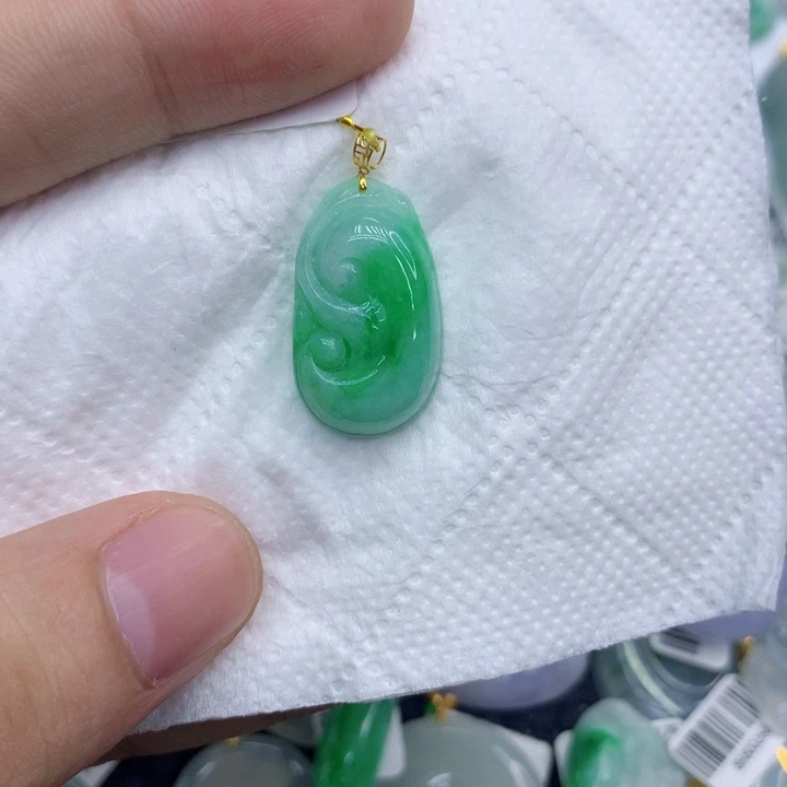 微****翡翠银S925镶嵌戒指