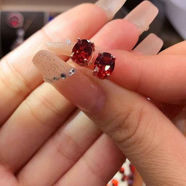 银S925镶嵌耳饰石榴石（芬达石）