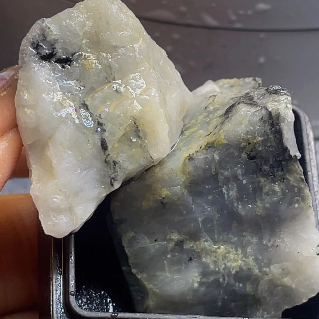 金属自***活自33g金达莱天然