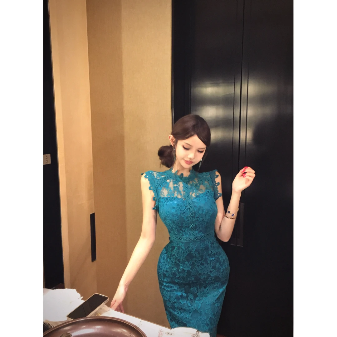 轻奢千金风圆领镂空蕾丝无袖连衣裙女法式显身材宴会礼服包臀长裙