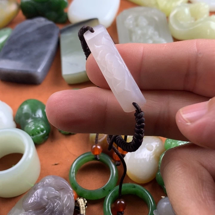 未镶嵌和田玉挂件