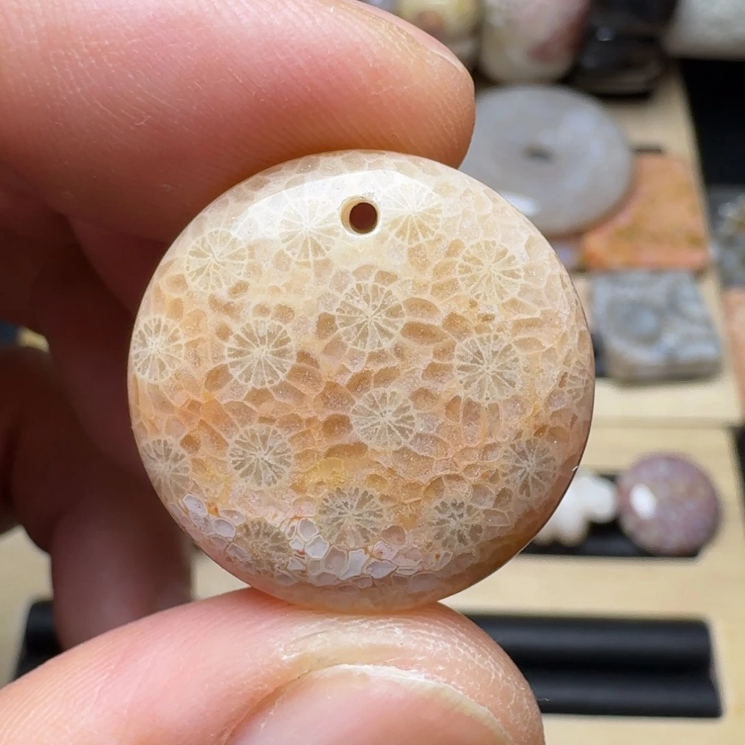 硅化玉未镶嵌纯天然色有机玉石保真色