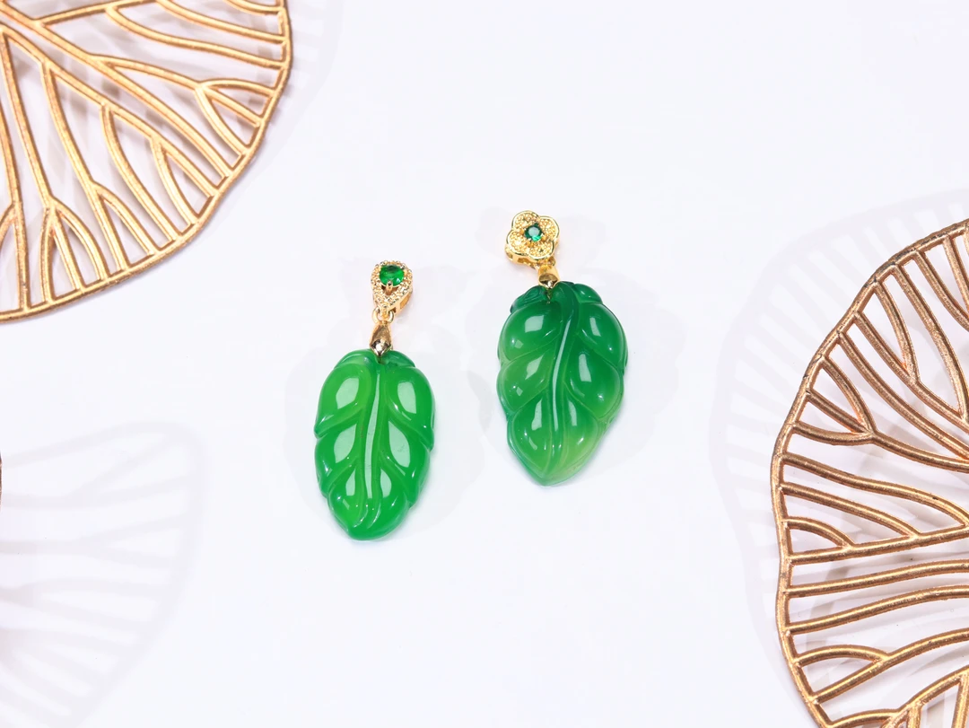 天然玉石保真YZH12 热款爆卖 简镶大气满绿叶子吊坠 多样性发其一