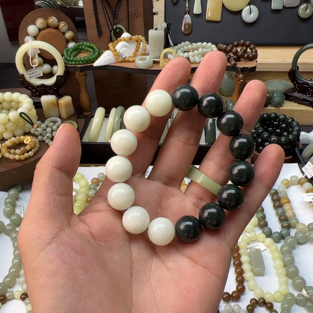 未镶嵌手链和田玉卡14黑白双煞