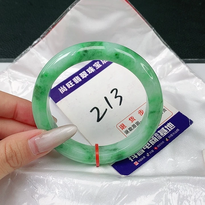 翡翠手镯未镶嵌翡翠12