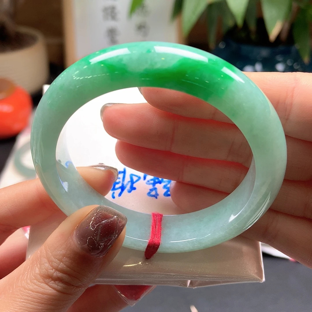 翡翠未镶嵌手镯29