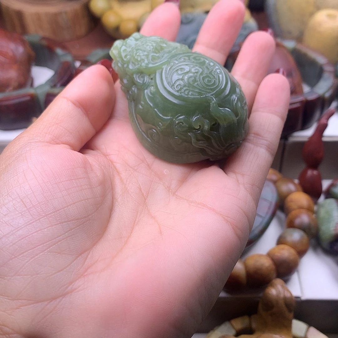岫岩河磨玉（透闪石质玉）未镶嵌把件