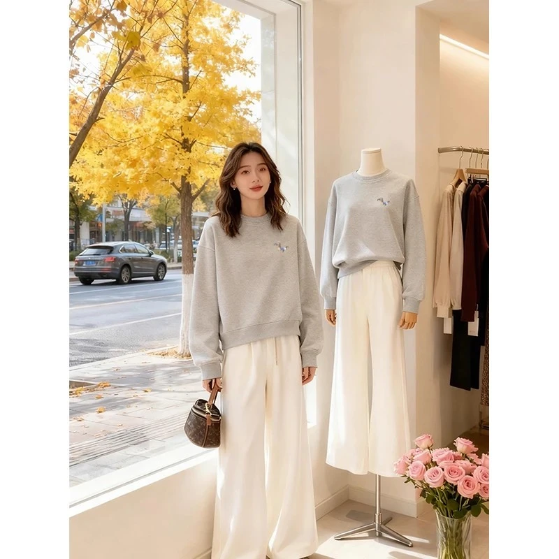 灰色秋冬季新款圆领卫衣女宽松休闲时尚百搭加绒加厚小众设计上衣