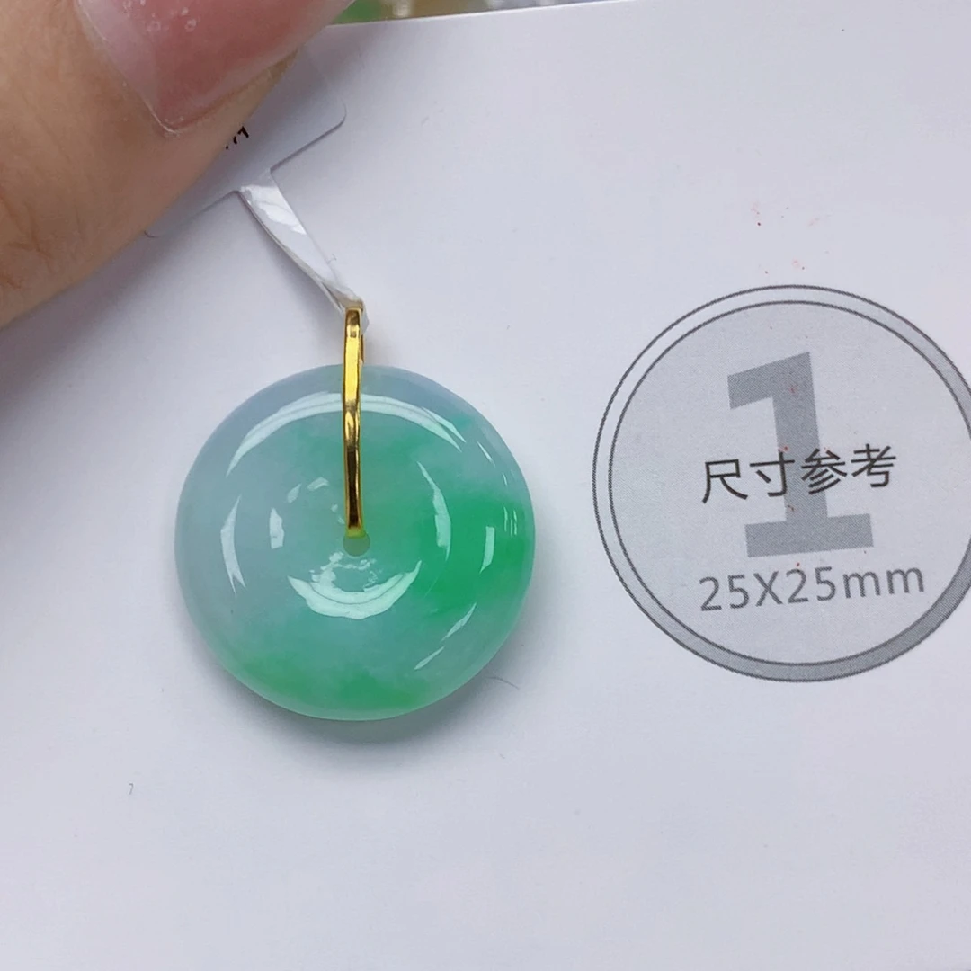 颈饰18K金镶嵌翡翠