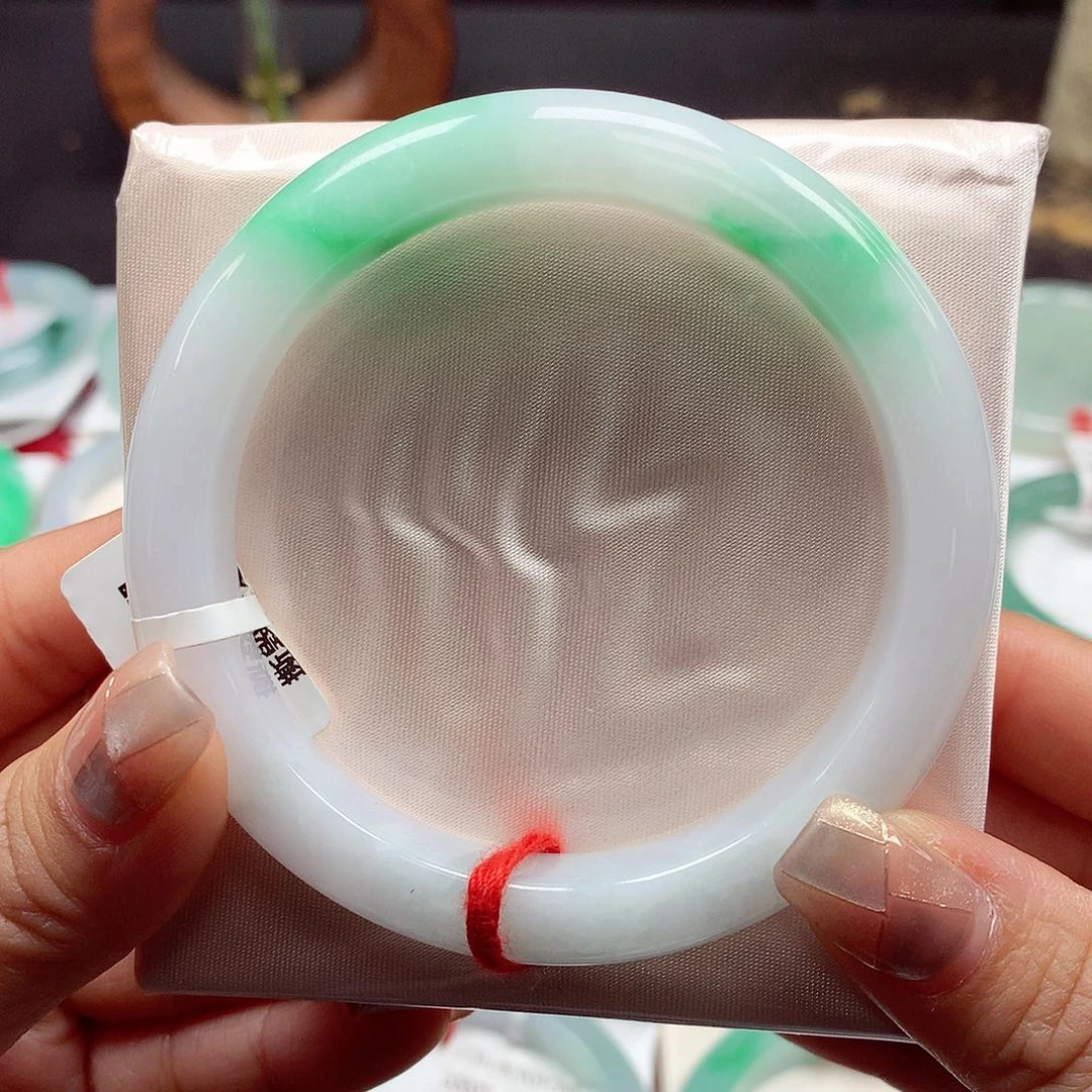 翡翠手镯未镶嵌57正47号88