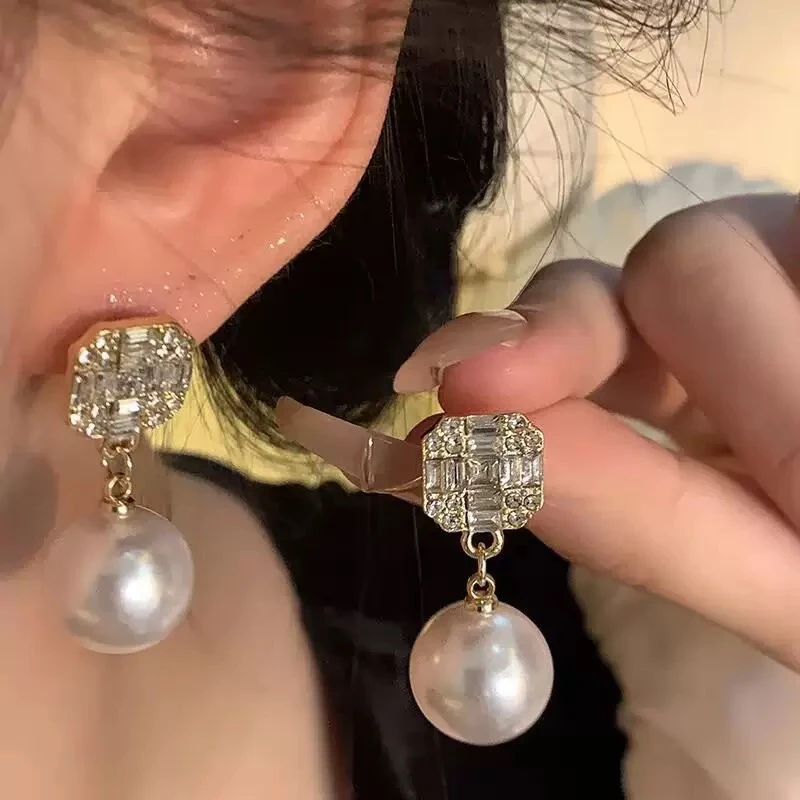 合金亚克力耳饰 轻奢小众精致耳钉女网红同款设计感防珍珠耳饰