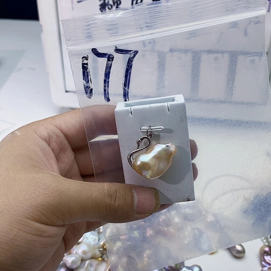 淡水珍珠合金颈饰