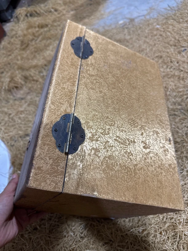 黄色瓷盒一个摆件链接