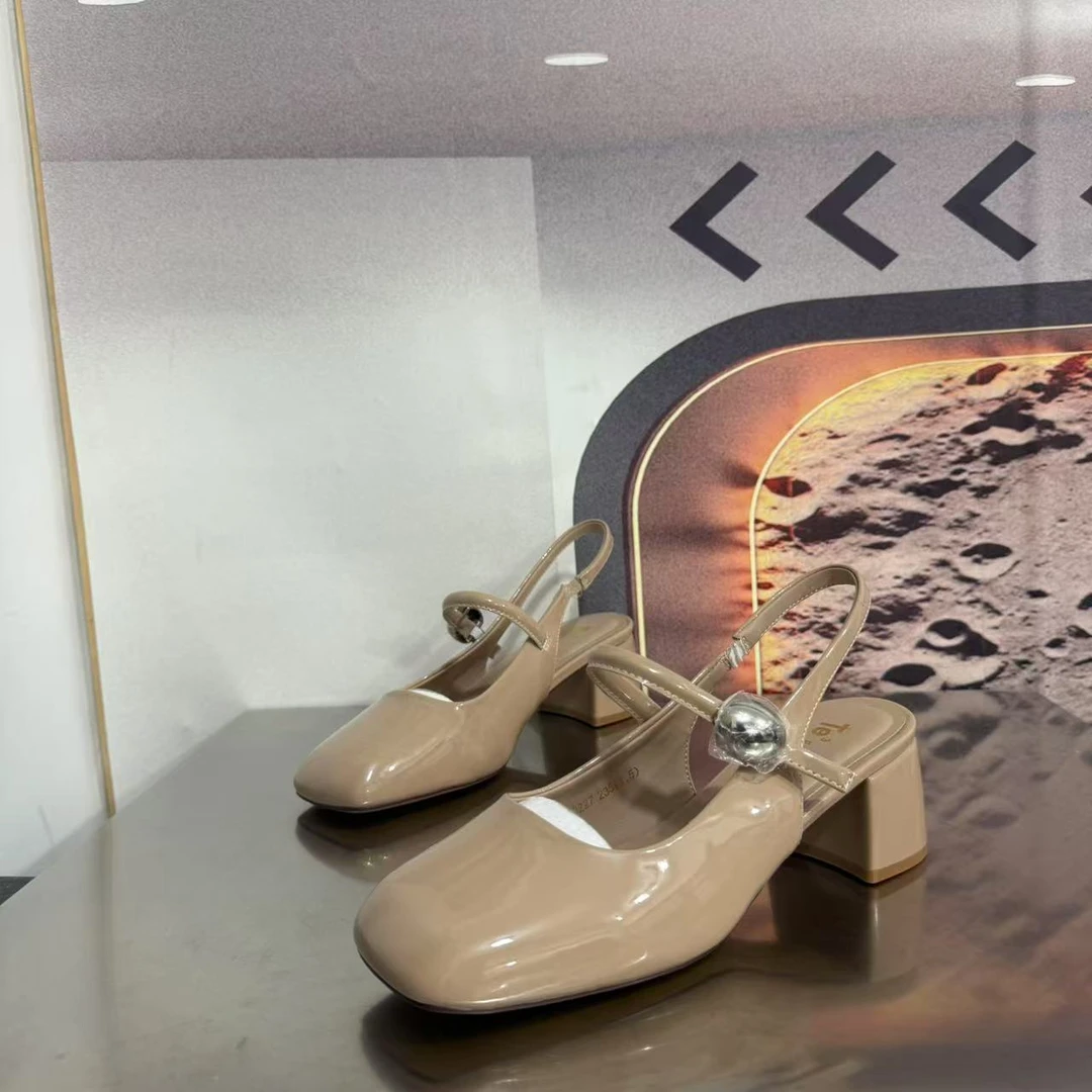 10227夏款上新2025夏季新品时尚百搭小香风女鞋凉鞋软底