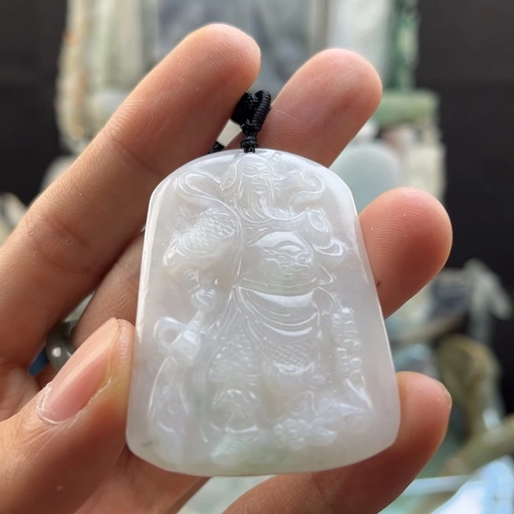 颈饰未镶嵌翡翠关二爷