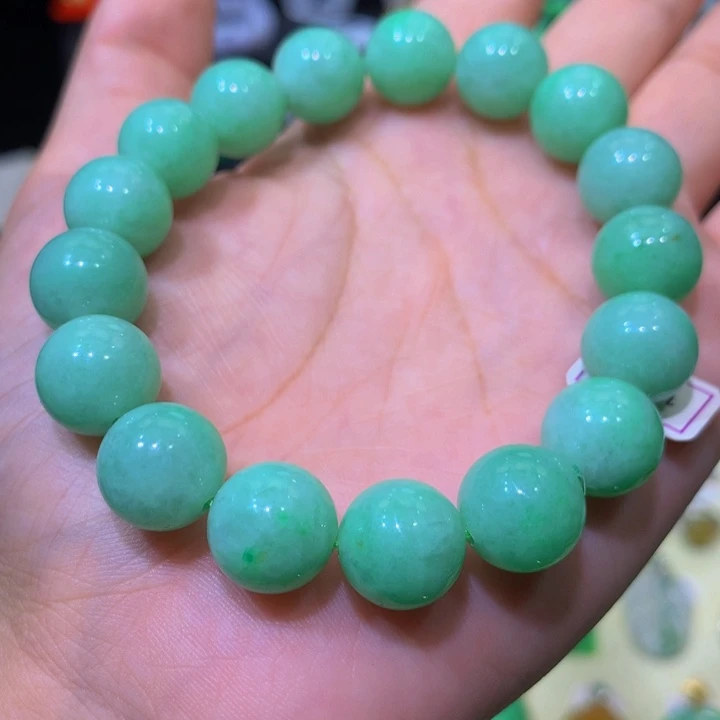 翡翠未镶嵌颈饰好