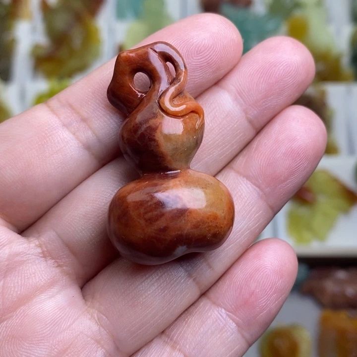 未镶嵌蛇纹石玉吊坠(不含链)