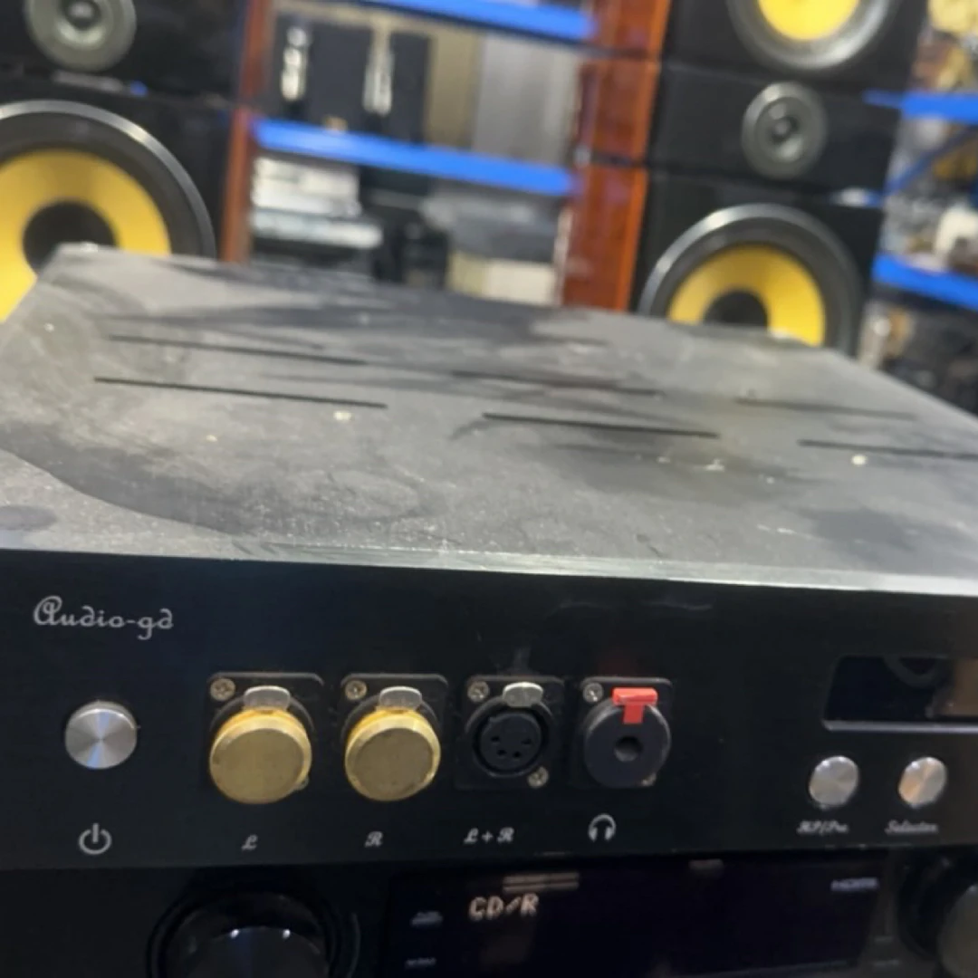 8新  何庆华 解码耳放一体机（需要维修）