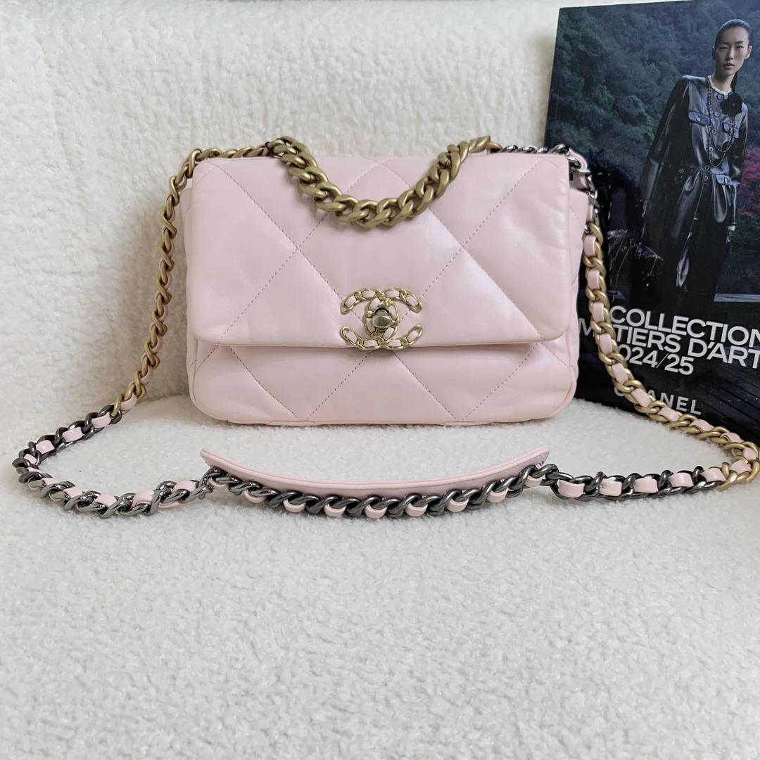 95新 Chanel/香奈儿 壹臻/22S樱花粉羊皮19bag小号16663280