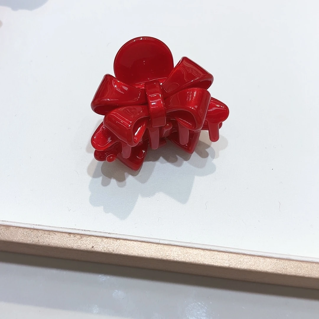 皮质铁合金半抓蝴蝶结