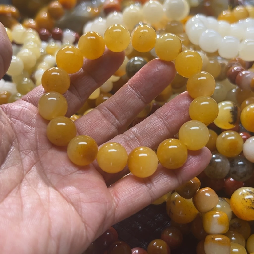 石英质玉未镶嵌颈饰