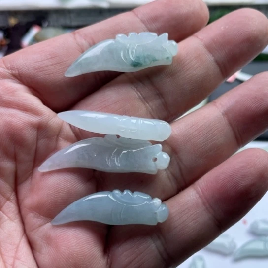 翡翠未镶嵌颈饰挂件多样性发货拍一发一