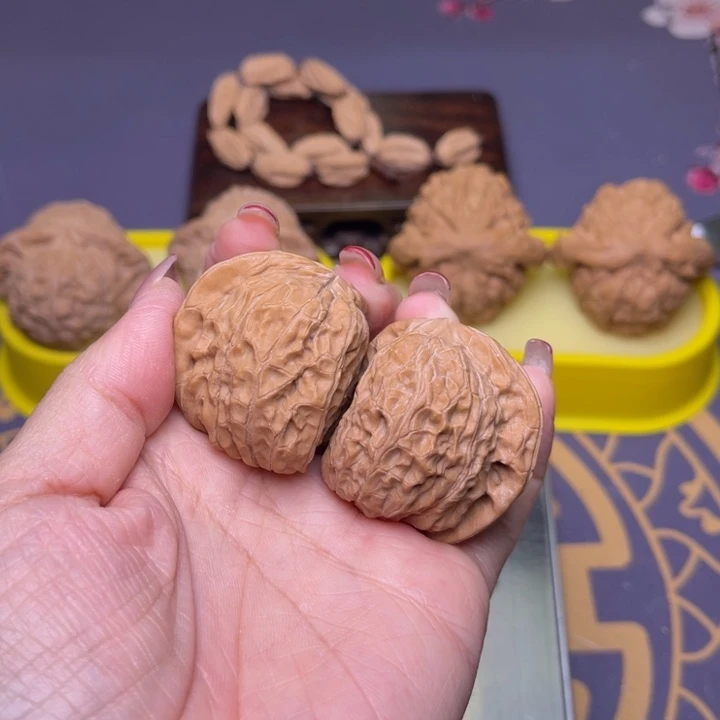 逍***文玩核桃把件南瓜半壁