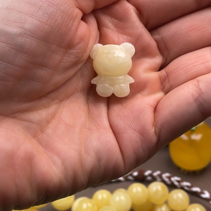 琥珀未镶嵌颈饰蜜蜡