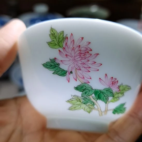 杯玉泥胎粉彩菊花