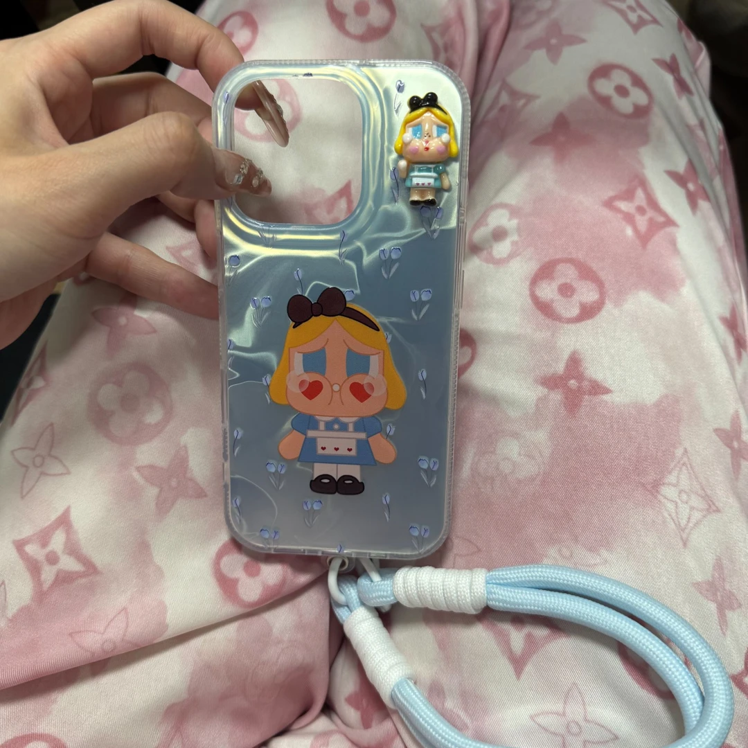 简约可爱卡通哭娃公仔适用于iPhone16pro手机壳15全包14防摔13/12