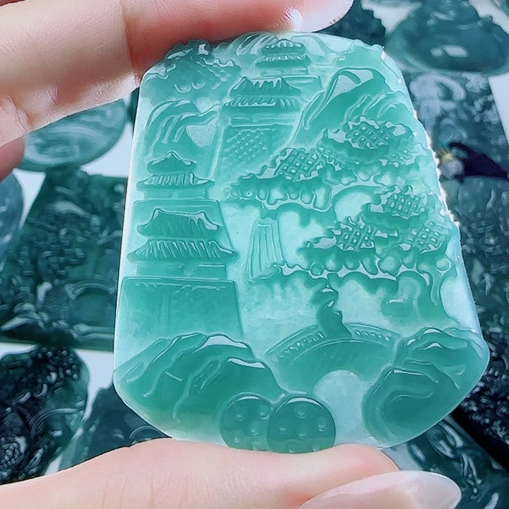 翡翠未镶嵌颈饰多样性发货天然的A货翡翠