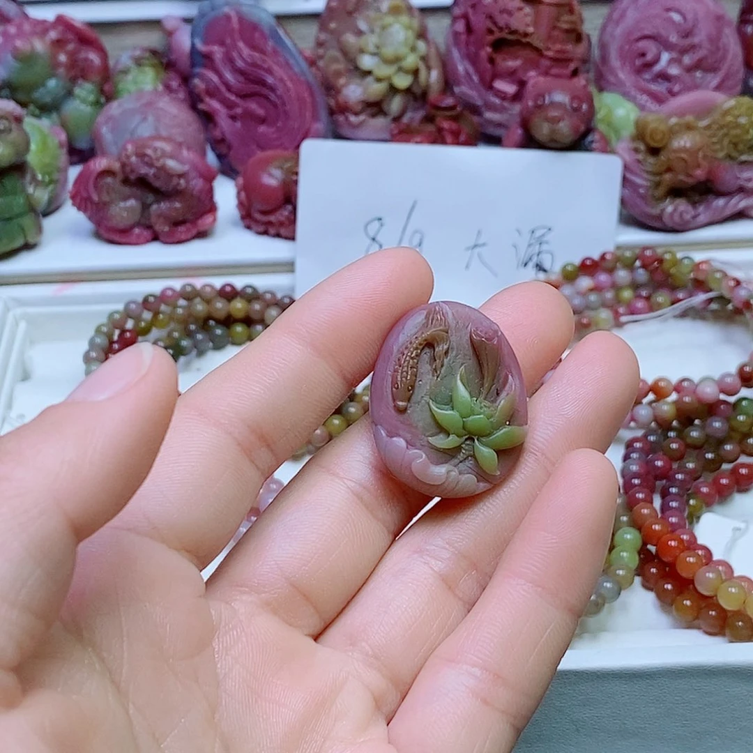 玛瑙/玉髓盐源玛瑙吊坠未镶嵌