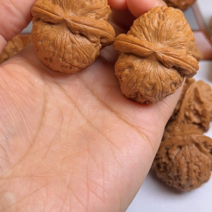 木质类文玩核桃43元宝